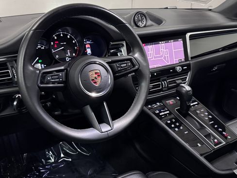 Used 2024 Porsche Macan AWD/4WD image 35