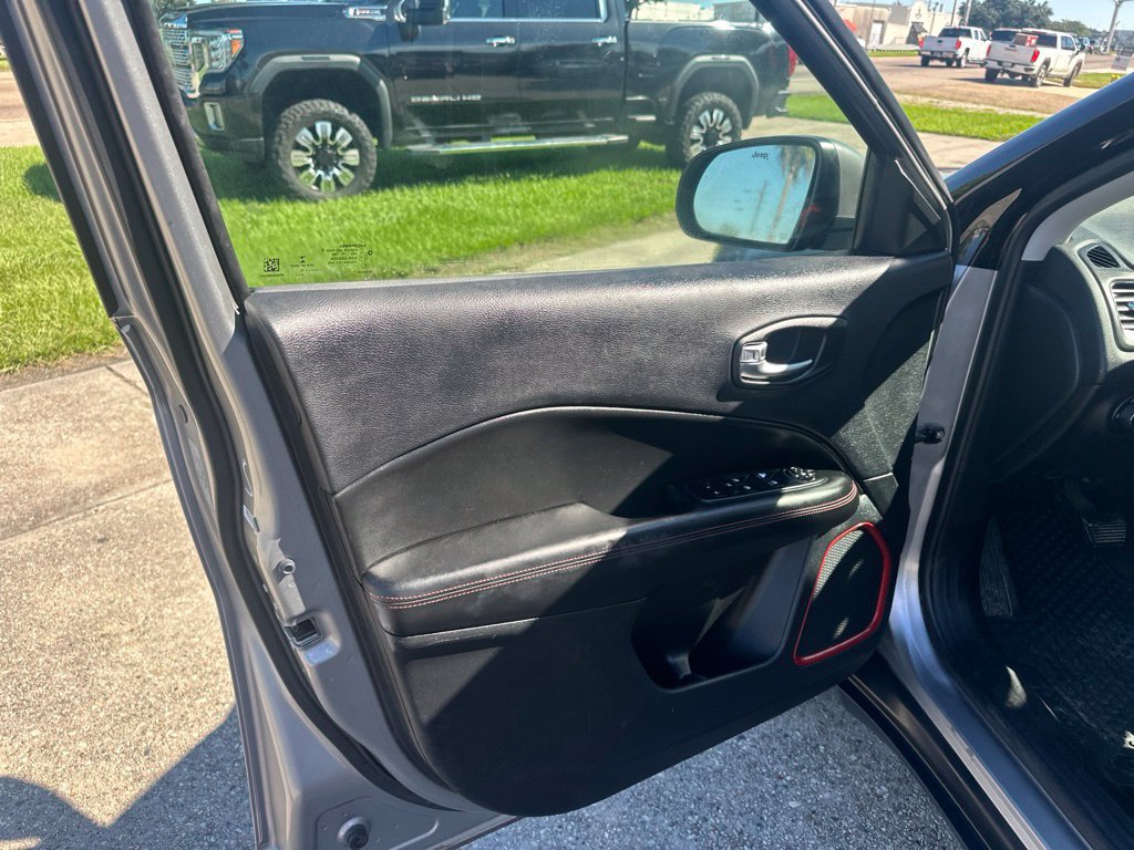 Used 2019 Jeep Compass Trailhawk AWD/4WD image 7