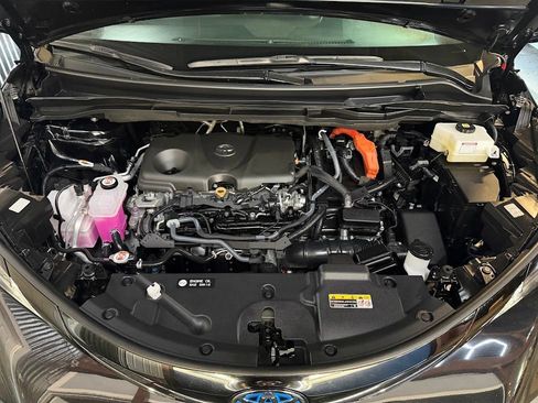 Used 2025 Toyota Sienna XSE AWD/4WD image 35