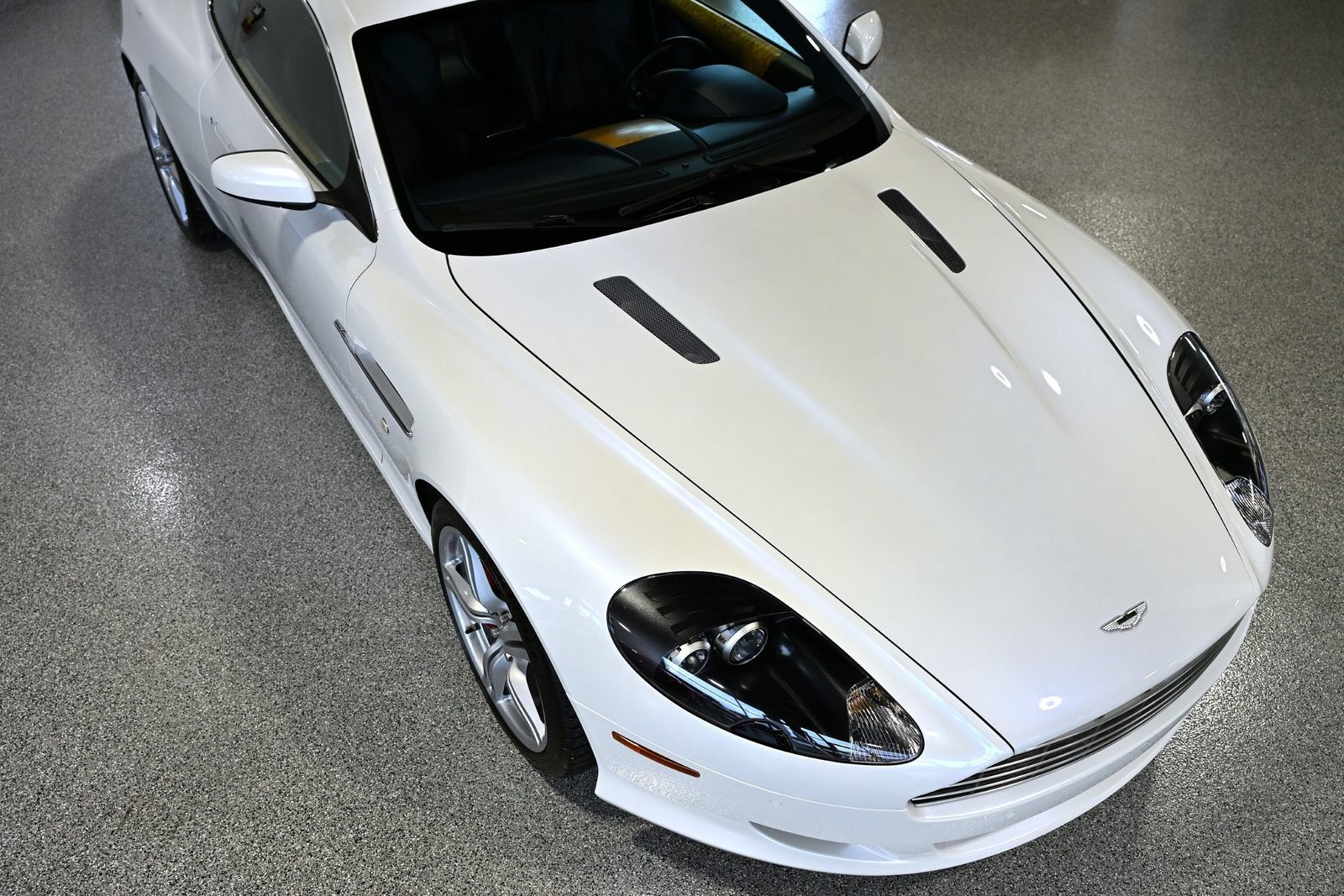 Used 2009 Aston Martin DB9 Coupe RWD image 24