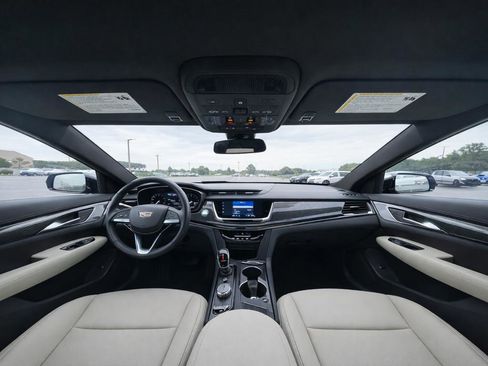 Used 2023 Cadillac XT6 Sport AWD/4WD image 17