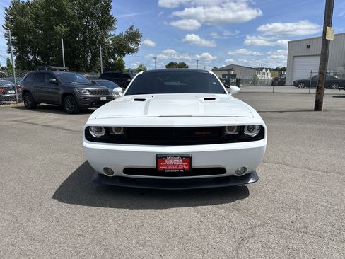 Used 2014 Dodge Challenger SRT8 Core image 8
