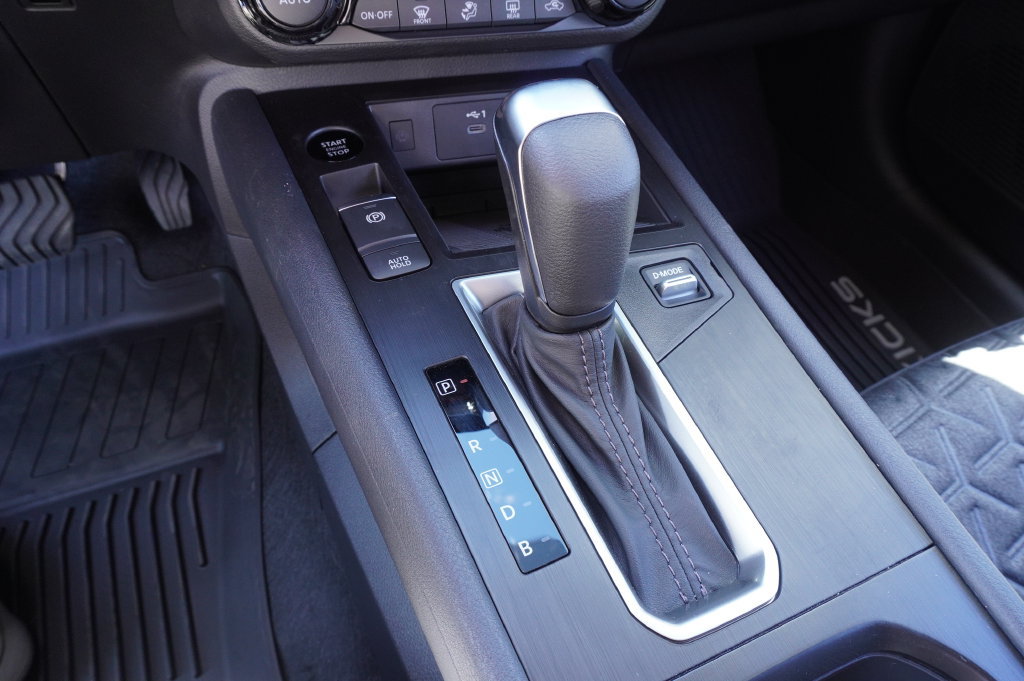 Certified 2026 Nissan Kicks SV FWD image 18