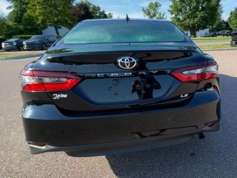 Used 2023 Toyota Camry LE FWD image 3