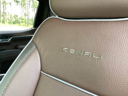 New 2026 GMC Sierra 1500 Denali w/ Denali Reserve Package AWD/4WD image 16