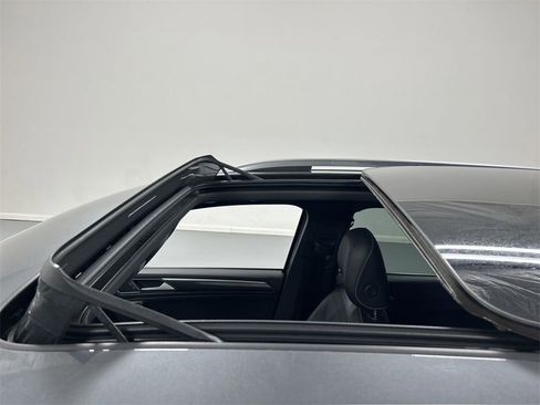 Used 2021 Volkswagen Tiguan SEL Premium R-Line image 22