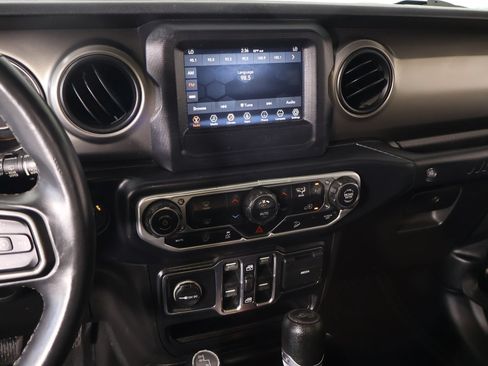 Used 2019 Jeep Wrangler Unlimited Sport S AWD/4WD image 5