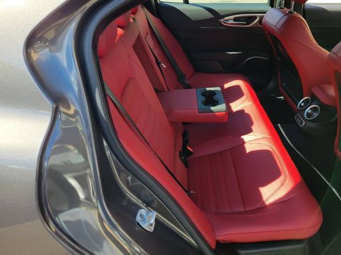 Used 2023 Alfa Romeo Giulia Veloce RWD image 21