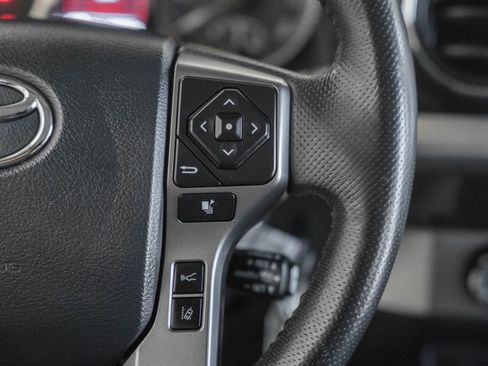 Used 2020 Toyota Tacoma SR5 AWD/4WD image 26