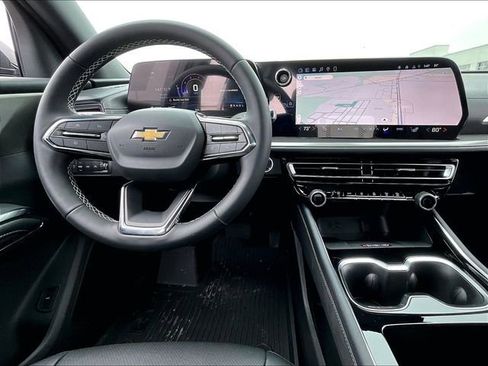 New 2026 Chevrolet Traverse LT w/ Driver Confidence Package image 17