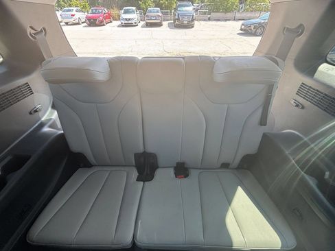 Used 2025 Hyundai Palisade SEL FWD image 31