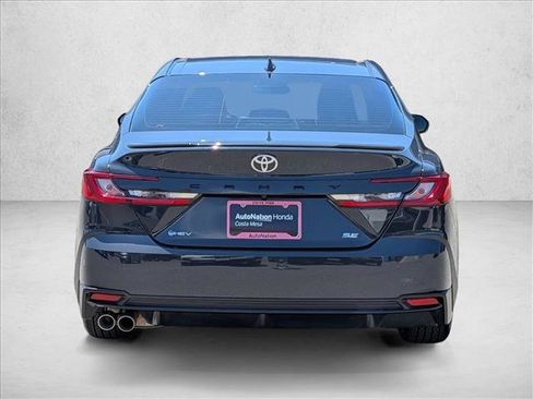 Used 2025 Toyota Camry SE FWD image 7