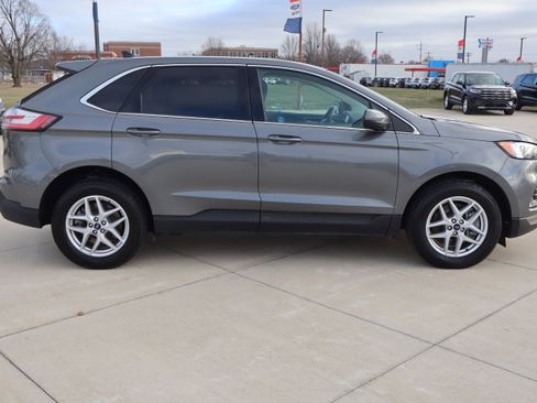 Used 2022 Ford Edge SEL w/ Convenience Package image 5