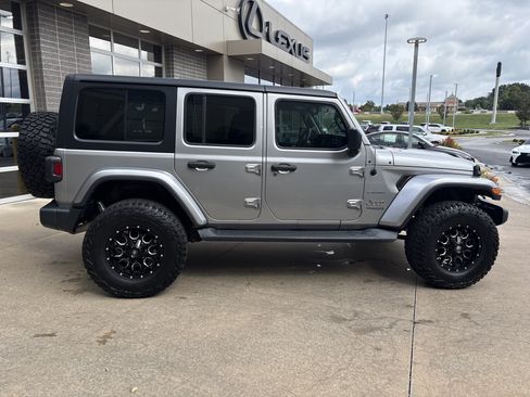 Used 2020 Jeep Wrangler Unlimited Sahara AWD/4WD image 22
