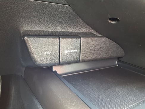 Certified 2022 Toyota Camry SE image 18