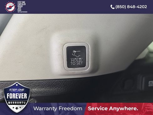 Used 2023 Jeep Grand Cherokee Limited RWD image 28