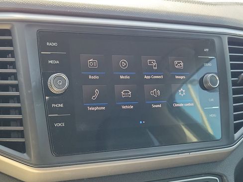 Used 2020 Volkswagen Atlas SE image 27