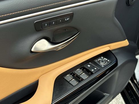 Used 2025 Lexus ES 350 w/ Premium Package FWD image 18