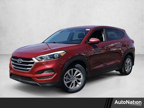 Used 2018 Hyundai Tucson SE image 1