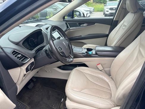 Used 2017 Lincoln MKX Select w/ Select Plus Package FWD image 5