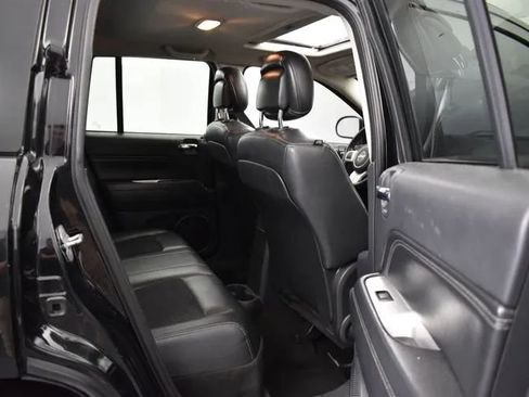 Used 2014 Jeep Compass Latitude w/ Sun/Sound Group AWD/4WD image 18