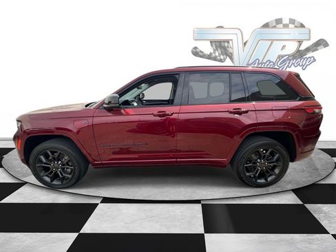 Used 2023 Jeep Grand Cherokee 30th Anniversary AWD/4WD image 5