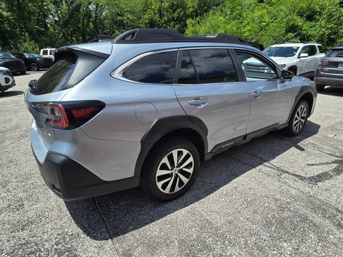Used 2023 Subaru Outback Premium AWD/4WD image 8