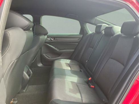 Used 2018 Honda Accord Sport image 17