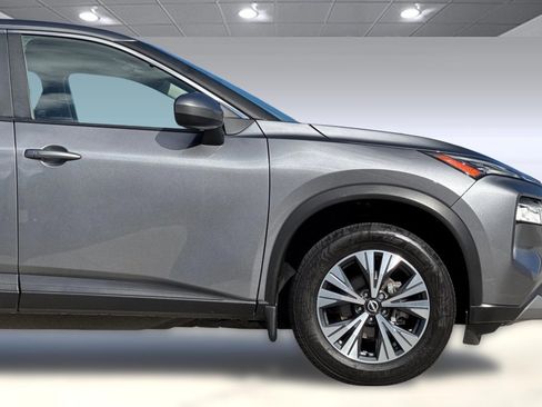 Used 2023 Nissan Rogue SV image 34