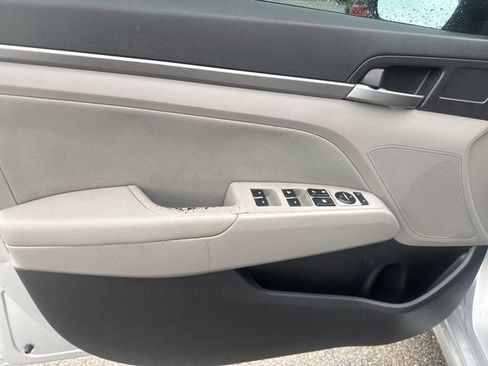 Used 2018 Hyundai Elantra Value Edition w/ Cargo Package FWD image 9