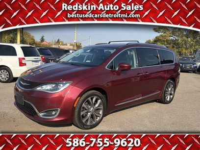 Used 2017 Chrysler Pacifica Touring-L Plus w/ Tire & Wheel Group