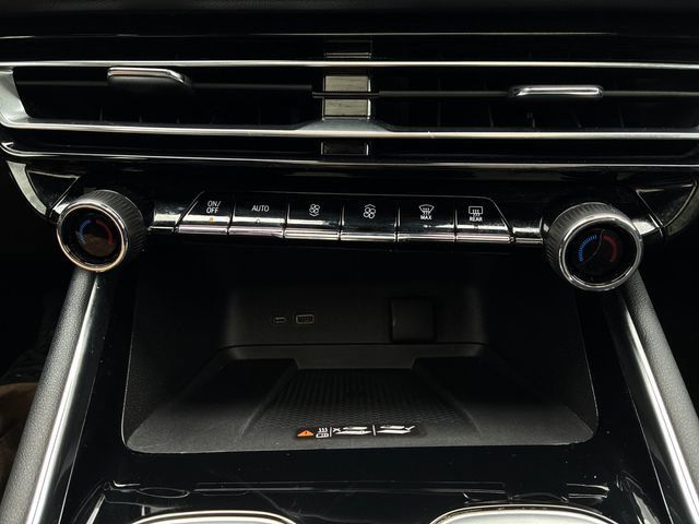 Used 2025 Chevrolet Traverse LT w/ Sun and Wheel Package FWD image 35