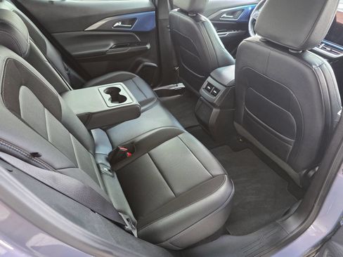 Used 2025 Chevrolet Equinox EV LT w/ LPO, Blackout Package FWD image 31
