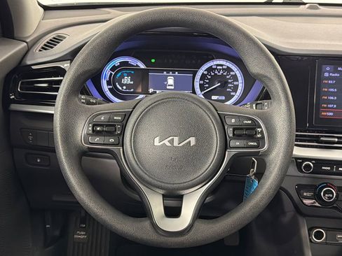 Used 2022 Kia Niro LX FWD image 23
