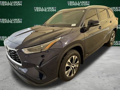 Used 2025 Toyota Highlander XLE image 10