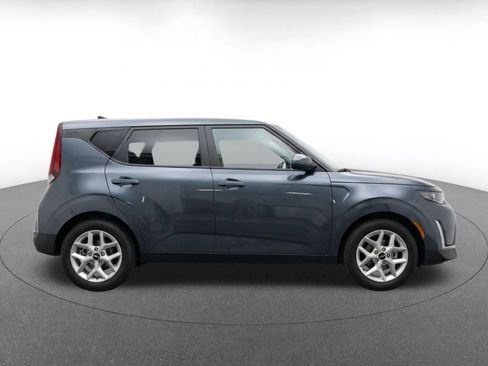 Used 2025 Kia Soul LX w/ LX Technology Package FWD image 14