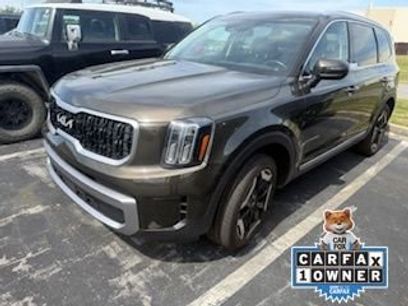 Used 2023 Kia Telluride EX w/ EX Captain's Chair Package