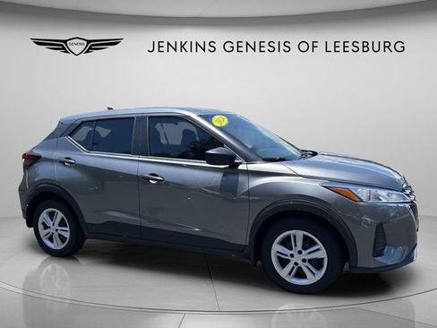 Used 2024 Nissan Kicks S FWD image 2