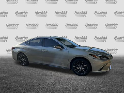 Used 2024 Lexus ES 350 w/ Premium Package FWD image 10