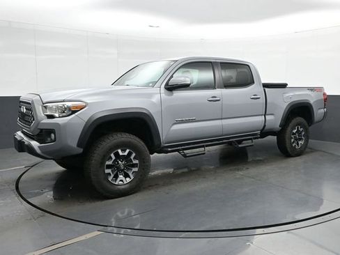 Used 2019 Toyota Tacoma TRD Off-Road image 4