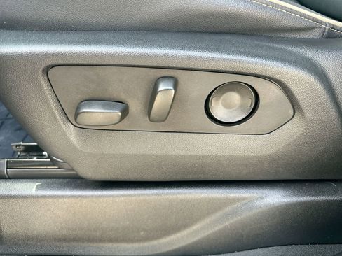 Used 2023 Chevrolet Tahoe Premier image 12