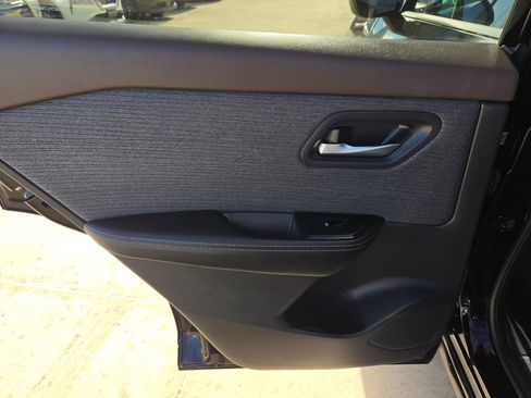 Certified 2023 Nissan Rogue SV image 14