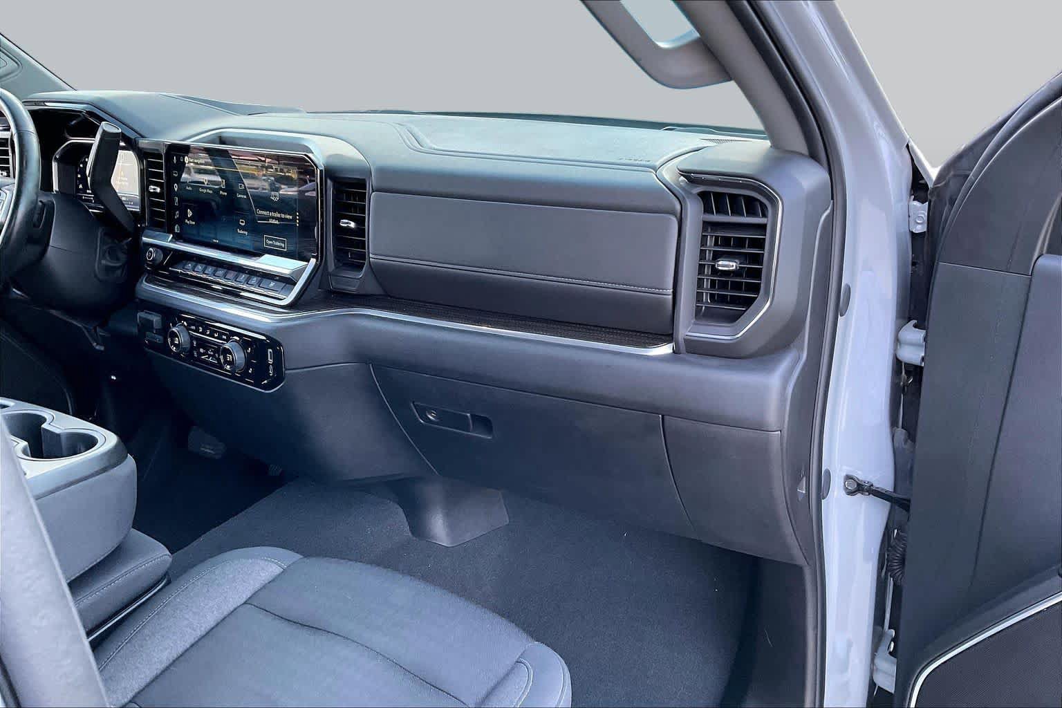 Used 2024 Chevrolet Silverado 1500 LT w/ Z71 Off-Road Package AWD/4WD image 17