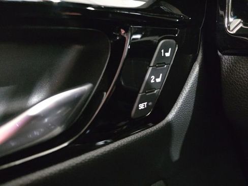 Used 2025 Honda CR-V EX-L image 32