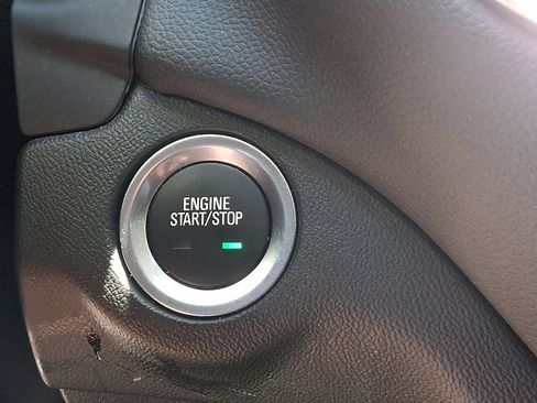 Used 2023 Chevrolet Equinox LT AWD/4WD image 29