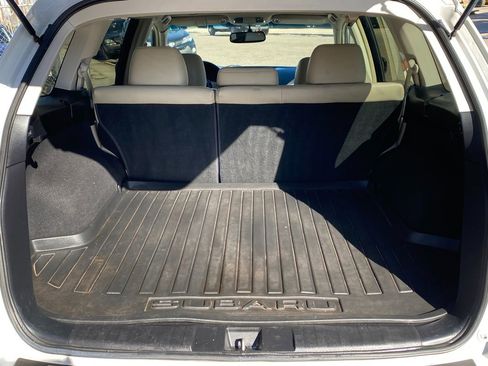 Used 2011 Subaru Outback 2.5i Limited image 15