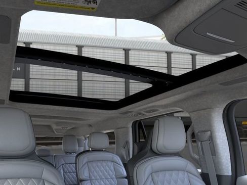 New 2026 Lincoln Navigator L Black Label AWD/4WD image 22