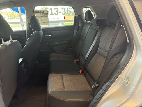 Used 2025 Nissan Rogue SV FWD image 13