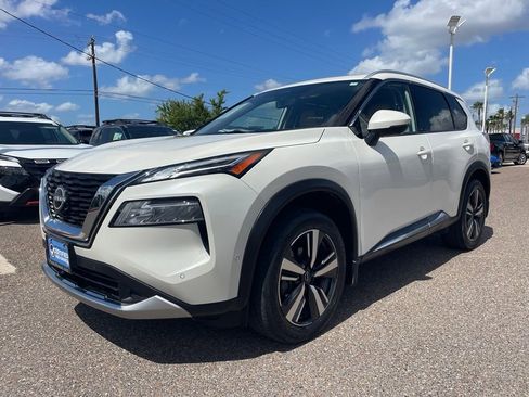 Certified 2023 Nissan Rogue Platinum w/ Platinum Premium Package FWD image 3