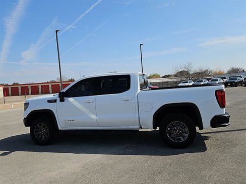 Used 2024 GMC Sierra 1500 AT4X image 2